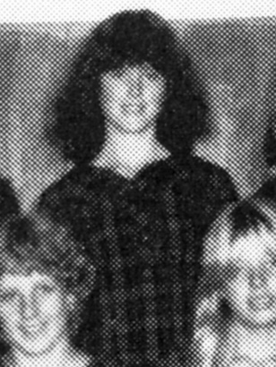 nicoel kidman young actress high school yearbook photo big hair red carpet