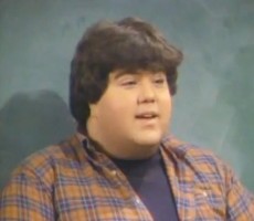 Dan Schneider (Dennis Blunden)