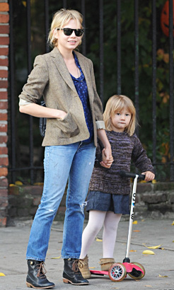 michelle williams matilda ledger photo