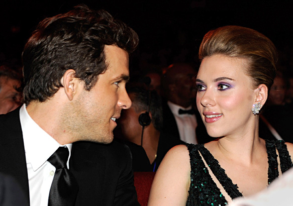 scarlett johansson ryan reynolds tony awards photo 2010