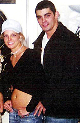 britney spears jason alexander little wedding chapel wedding photo 2004