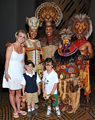 britney spears sean jayden lion king family photo 2011