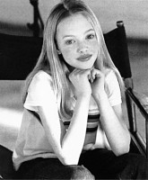 amanda seyfried young model head shot photo