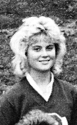 amy poehler junior year high school yearbook photo cheerleader