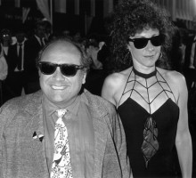 danny devito rhea perlman red carpet 1986 photo