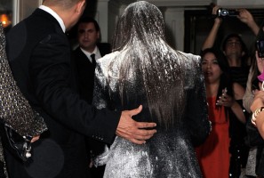 kim kardashian red carpet 2012 flour bomb photo