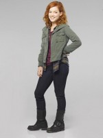 jane levy suburgatory tv show 2012 photo