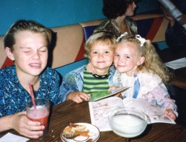 zachary lavoy ivyann schwan leonardo dicaprio kids parenthood 1989 candid photo