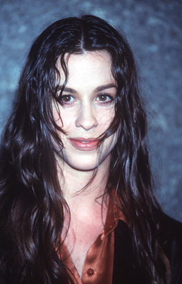 Alanis Morissette in 1995